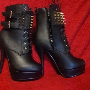 Wild Diva Shoes - Boots Wild Diva Shoes - Boots